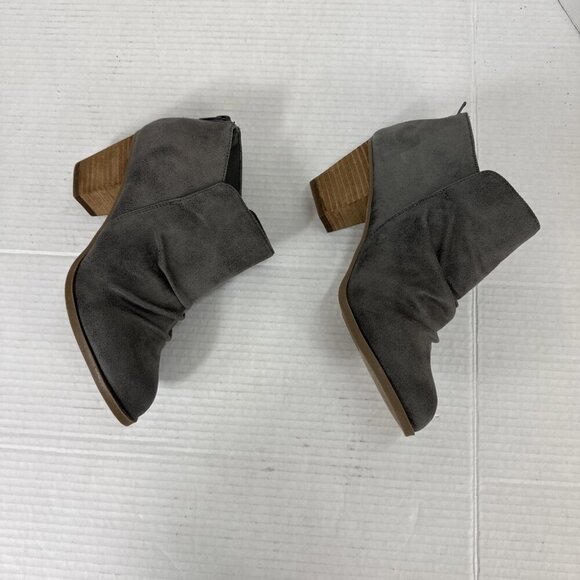 Report Clarice Women's 6.5 Wide  Heeled Short Bootie Gray NWOB + Small Flaw - Picture 9 of 16